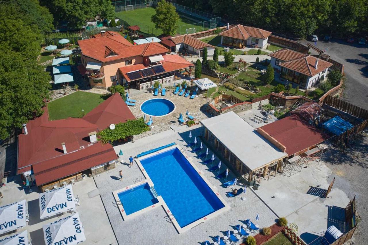 Къща за гости Там край реката Slivek Экстерьер фото