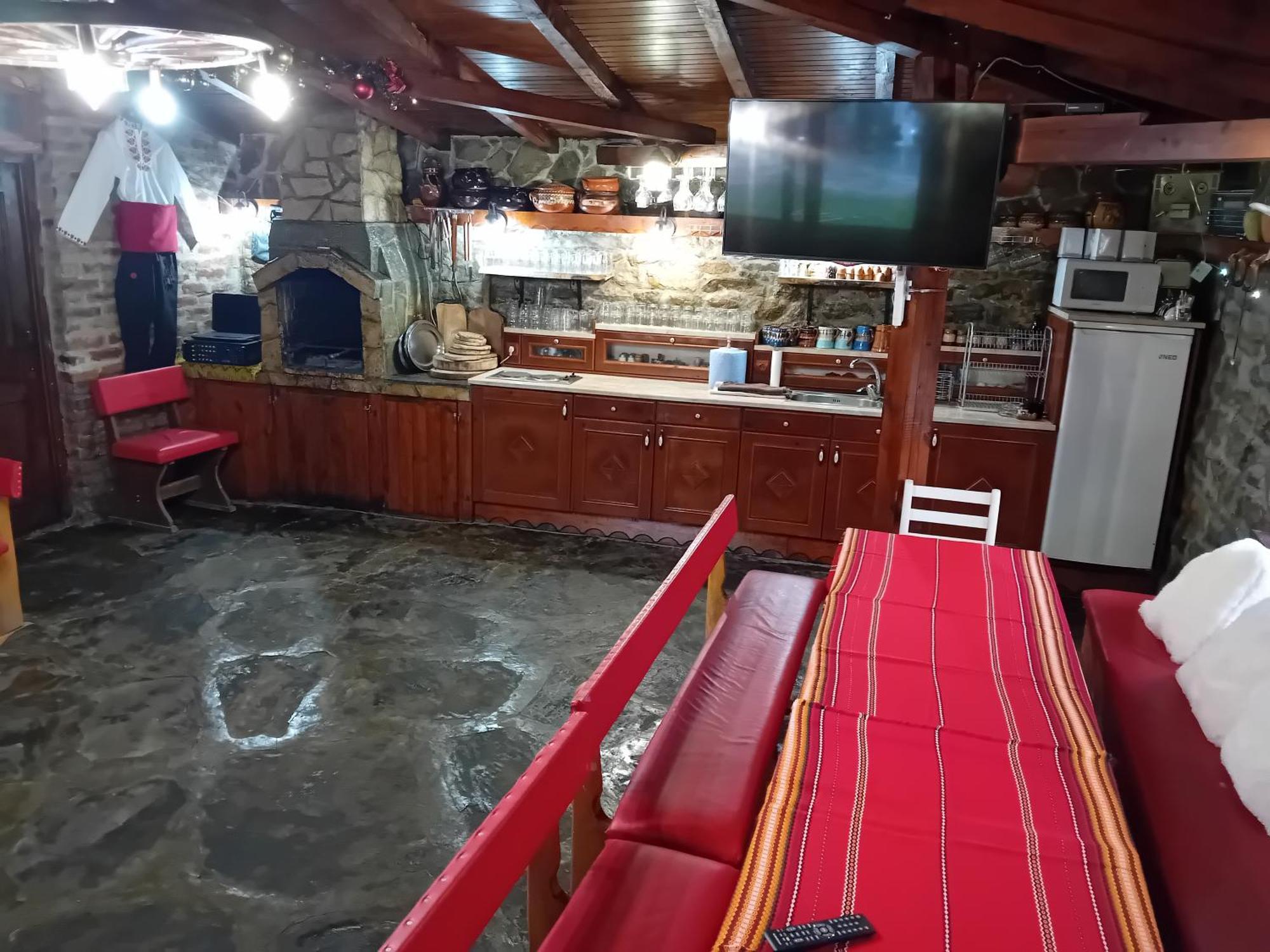 Къща за гости Там край реката Slivek Экстерьер фото