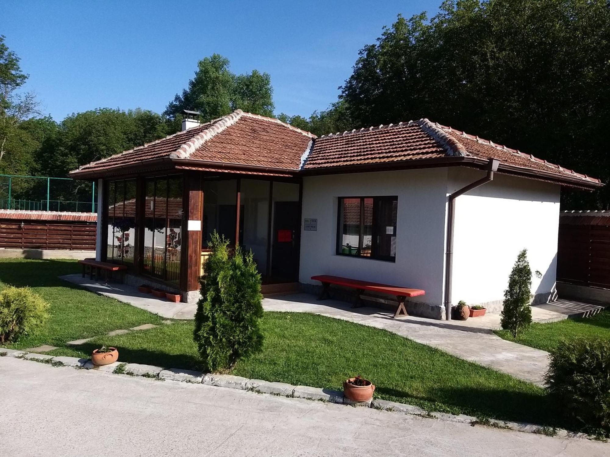 Къща за гости Там край реката Slivek Экстерьер фото